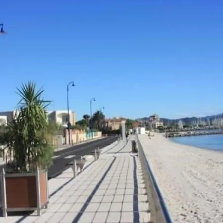 Hyeres, 2 Pieces, 4 Personnes - Fr-1-335-58 Apartment *