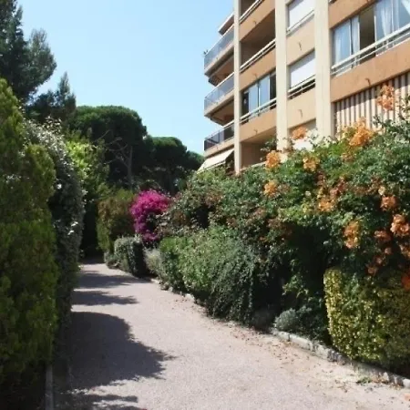 Hyeres, 2 Pieces, 4 Personnes - Fr-1-335-58 * Hyeres