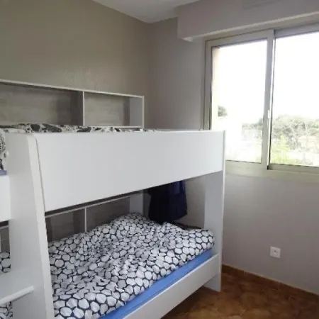 Apartment Hyeres, 2 Pieces, 4 Personnes - Fr-1-335-58 Hyeres